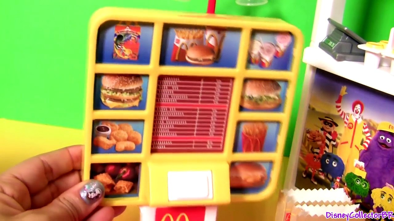 BARBIE WORKS AT the MCDONALDS DRIVE THRU DIY Play Doh McDonalds Costume & Apron