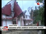 Angin Kencang, Atap Gedung DPRD Mamasa Ambruk