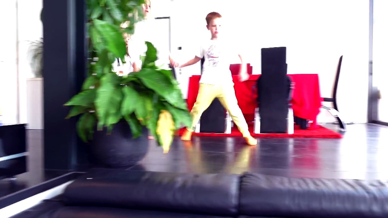 Катя и Макс Балди РАЗБИЛ новый iPad Макса и GRA...