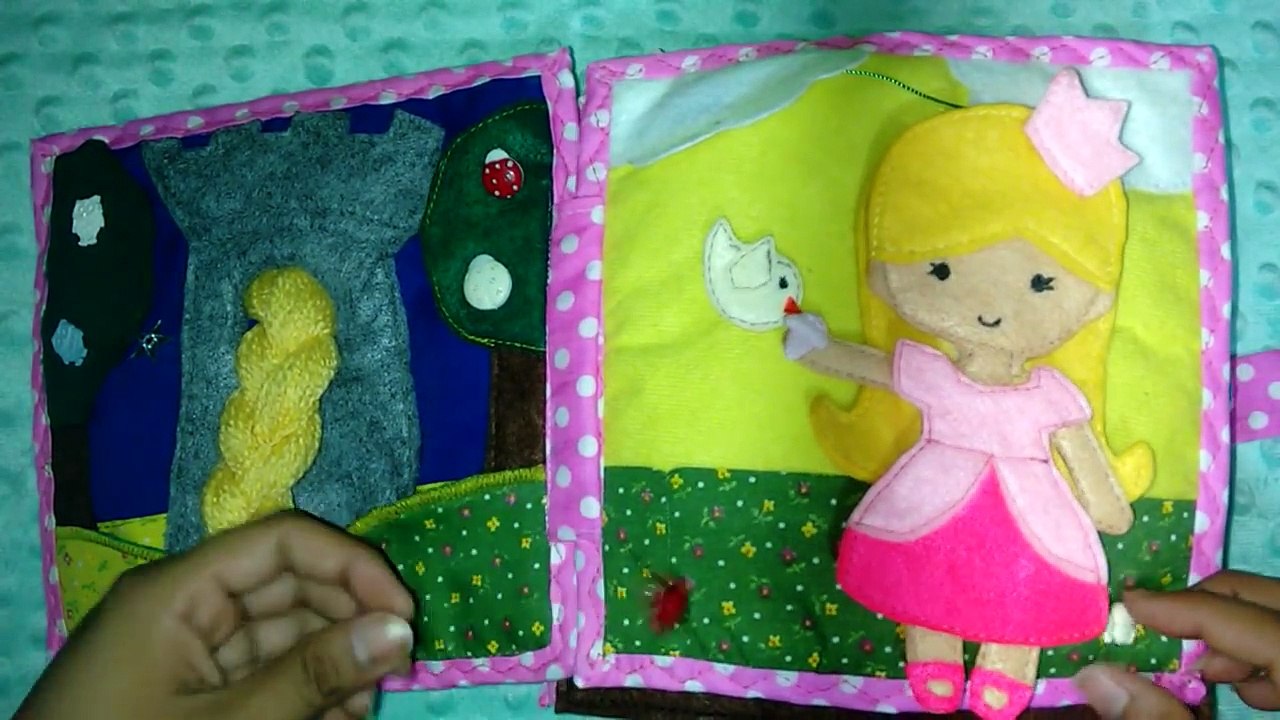 quiet book #16 princesas