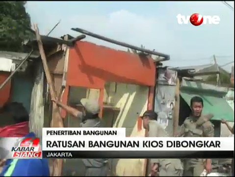 Ratusan Kios di Pasar Nangka Kalideres Dibongkar Satpol PP