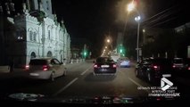 فيديو سائق متهور يصدم سيارة إسعاف وهذا ما حصل بها