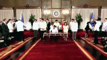 Moro Müslümanlarına kapsamlı özerklik - İmza töreni - MANİLA