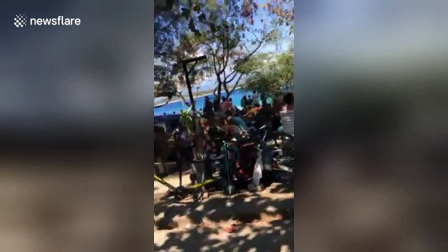 Hundreds of people stranded on Gili Islands beach after deadly Lombok earthquake
