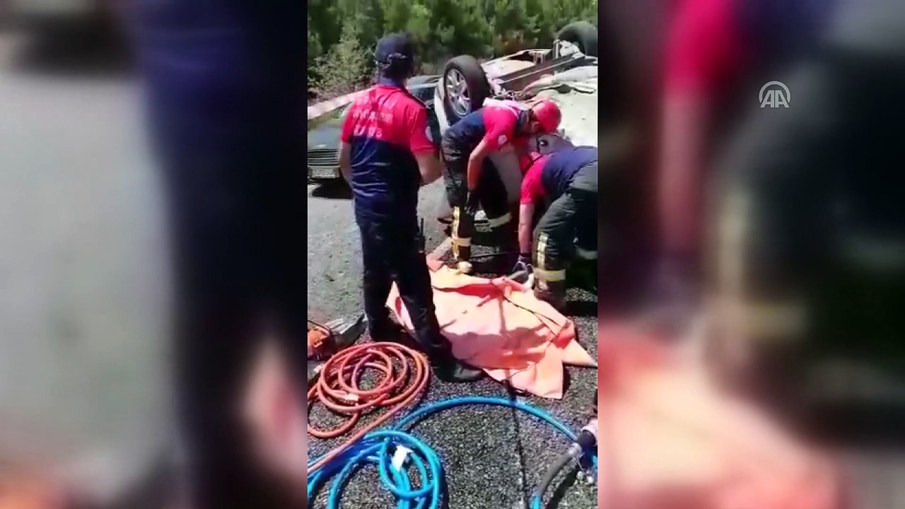 Otomobille kamyonet çarpıştı: 1 ölü, 2 yaralı - DENİZLİ