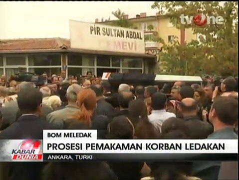 Ratusan Pelayat Hadiri Pemakaman Korban Bom Ankara