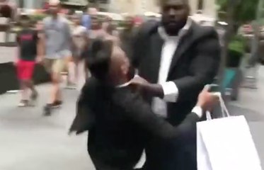 Un chauffeur Uber pète un plomb et balance son client dans une fontaine