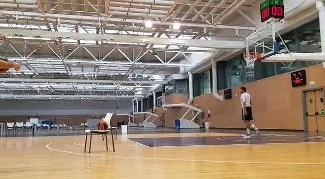 Felipe Reyes se entrena en Valdebebas