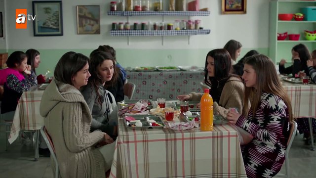 Arkadaşlarına kıyamayan Cemre! - Kırgın Çiçekler 41.Bölüm