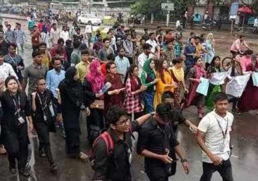 Road Safety Protesters Stop Traffic on Dhaka Streets