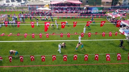 Bozüyük’te er meydanında hünerlerini sergileyen yiğitler havadan görüntülendi