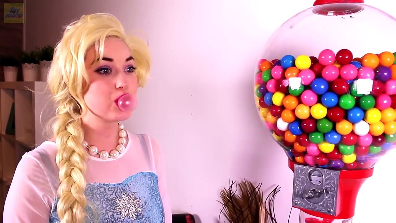 Örümcek Adam & Frozen Elsa vs Joker! Pembe Spidergirl Anna ve Batman! Gerçek hayatta süper kahraman eğlence