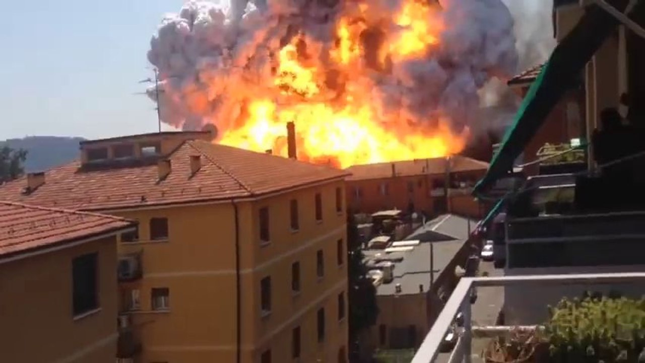Explosion d'un camion-citerne à Bologne (Italie)