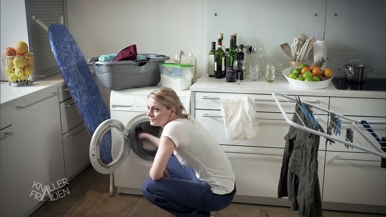 So schmutzig! [subtitled] | Knallerfrauen mit Martina Hill