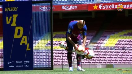 Arturo Vidal Unveiled At Camp Nou - Arturo Vidal Presentation At Barcelona