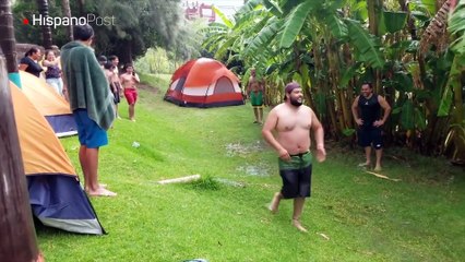 A estos amigos mexicanos ni una tromba de agua les impide divertirse