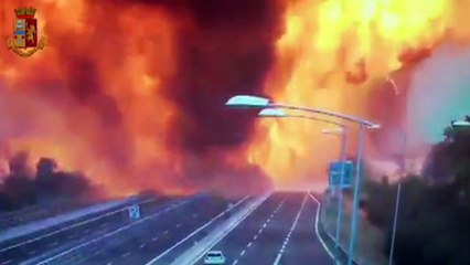 Caminhão-tanque bate e explode em rodovia na Itália