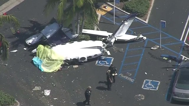 美 LA 인근 경비행기 추락... 5명 전원 사망 / YTN