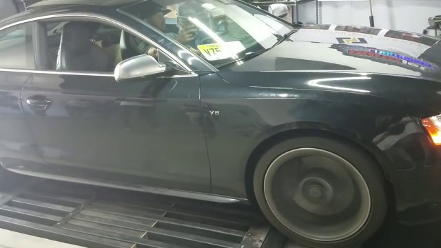 Audi avec une batterie de Tesla - une vitesse incroyable !