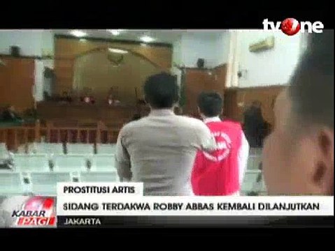 Artis Amel Alvi Hadiri Sidang Kasus Prostitusi