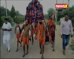 ‘Shravan Kumar’ in real life, a son carries his parents on his shoulder on Pilgrim