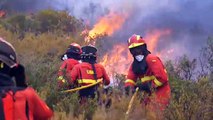 Trabajo sin descanso para intentar controlar el incendio de Llutxent que continúa activo