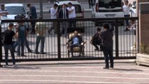 CHP Genel Merkezi Önünde Koltuklu Eylem