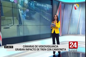 Arequipa: tren impacta con una camioneta y la arrastra por más de 150 metros