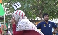 Lomba Kait Topi Ibu-Ibu Meriahkan Lomba Peringatan HUT RI