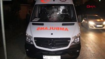 Drift yapılarak önü kesilen ambulansın camları kırıldı