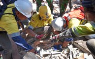 Deprem Felaketini Yaşayan Endonezya'da Mucize Gibi Olay: Enkaz Altında Kalan Kadın 48 Saat Sonra Kurtarıldı