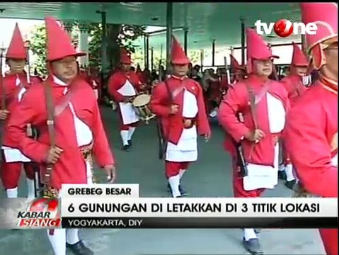 Enam Gunungan Meriahkan Grebeg Besar Keraton Yogyakarta