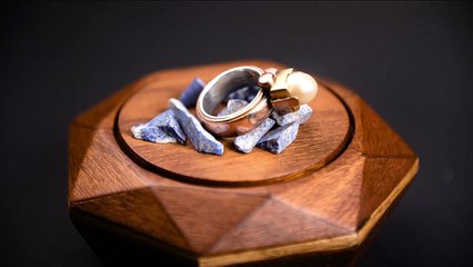 هذا الصباح-فنان مصري يصنع الحلي من مواد الطبيعة