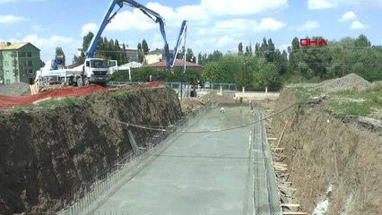 Muş Rayların Arasındaki Ölum Yoluna Ddy'nın Alt Geçit Yapması Sevindirdi Hd