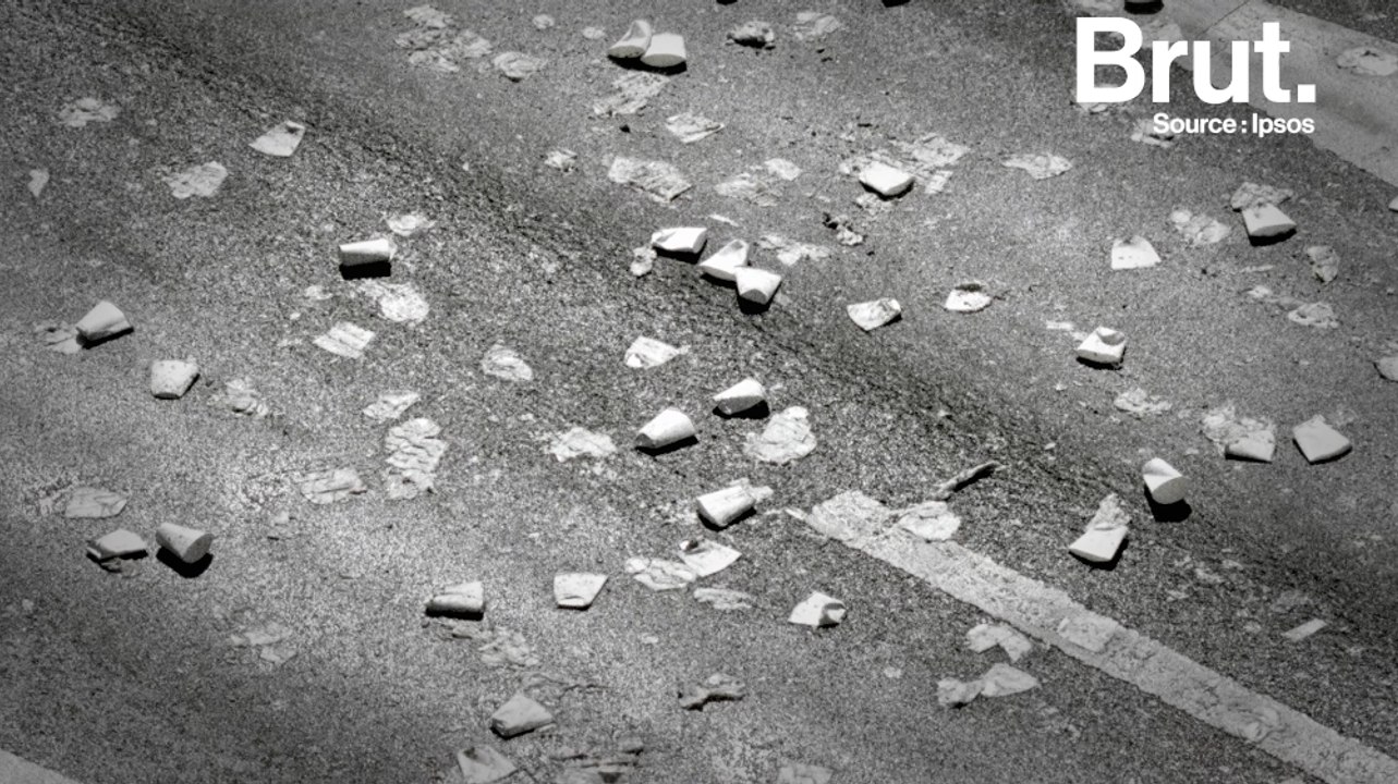 Des milliers de tonnes de déchets sont jetés le long des autoroutes