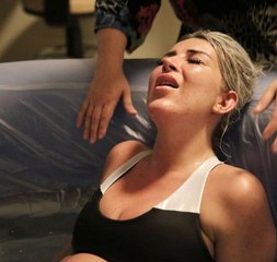 Ünlü Modellerin "Bebek Emzirme" Trendine, Sosyetik Güzel Nazlı Hamarat da Ayak Uydurdu