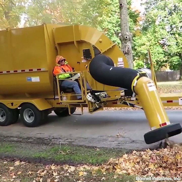 Cet aspirateur de feuilles mortes est impressionnant