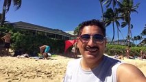 Papá Brócoli en la playa de Hawái