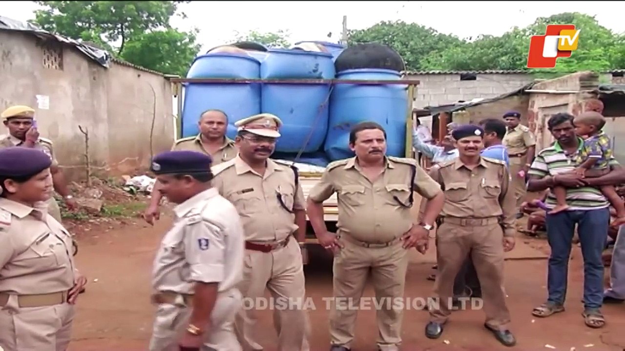 News Fuse 6 Aug 2018 | କାଦୁଅ ସହ ପ୍ରେମ | ଚୋରକୁ ସୁଧାରିଲା କ୍ୟାମେରା | ଏମିତି ଫସିଗଲେ,ବାହାରିବା ମୁସକିଲ ହେଲା