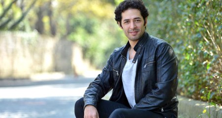 Mert Fırat'ın Öğretmeni Okul Yıllarına Ait Fotoğraflarını Paylaştı