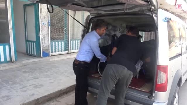 Engelli Maaşıyla Engelli Kıza Tekerlekli Sandalye Aldı