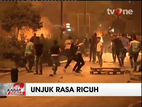 Unjuk Rasa Bentrok, Ratusan Massa Lempar Batu ke Aparat