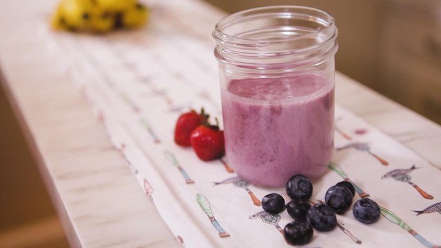 Shed Pounds Fast with this Protein-Packed Very Berry Smoothie
