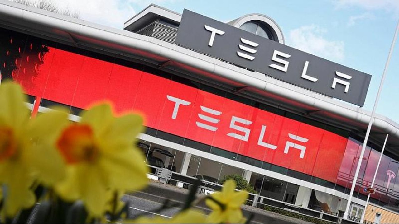 Verwirrung um Elon Musk: Börsen-Aus für Tesla?