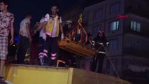 Kocaeli Freni Boşalan Kamyon İki Otomobile Çarparak Devrildi 3 Yaralı