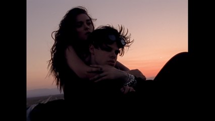 YUNGBLUD - Falling Skies