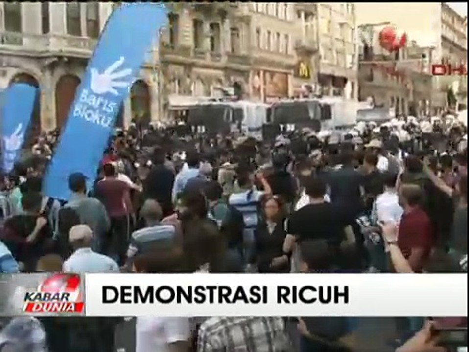 Aksi Demo Tolak Aturan Jam Malam di Turki Berakhir Bentrok
