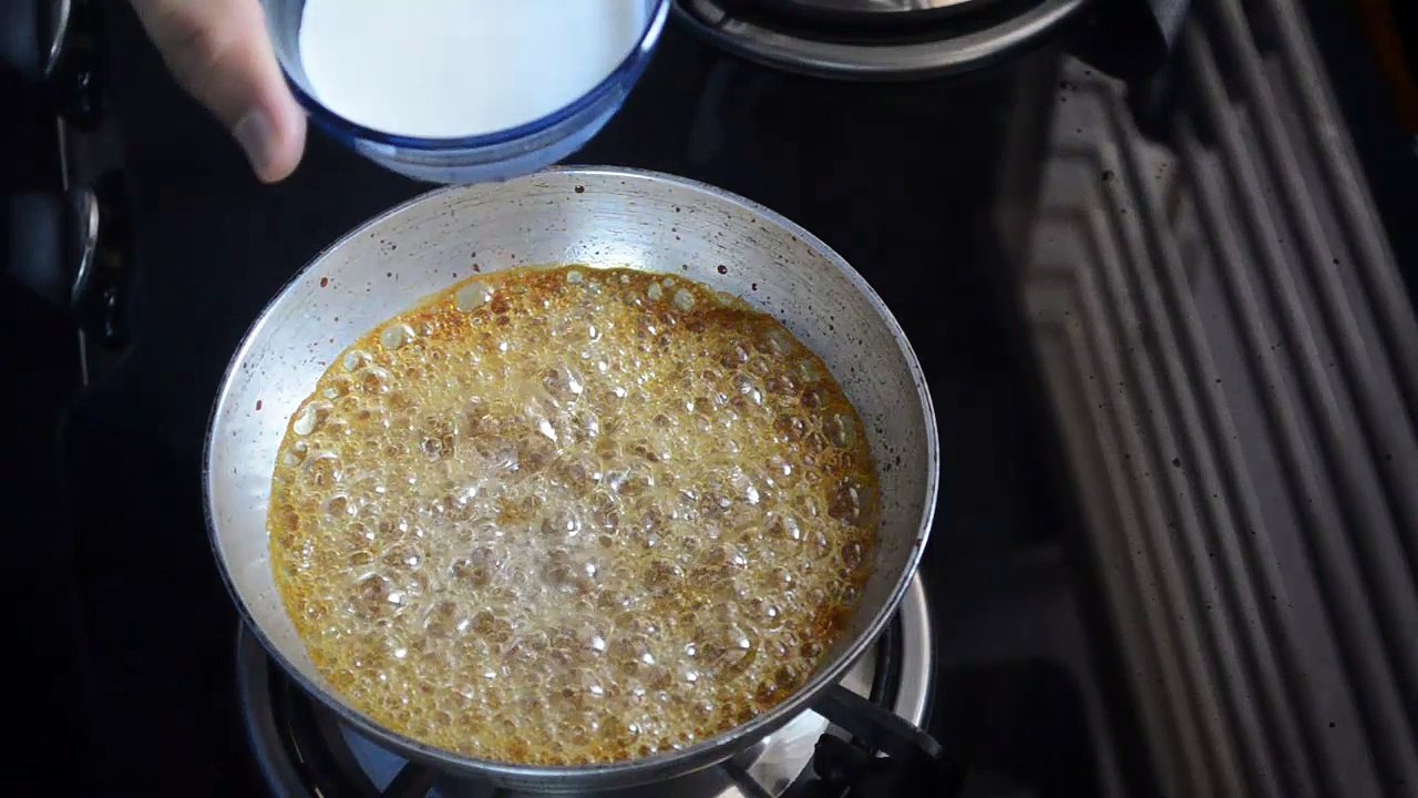 caramel sauce recipe in hindi - केरमल सॉस रेसिपी इन हिन्दी