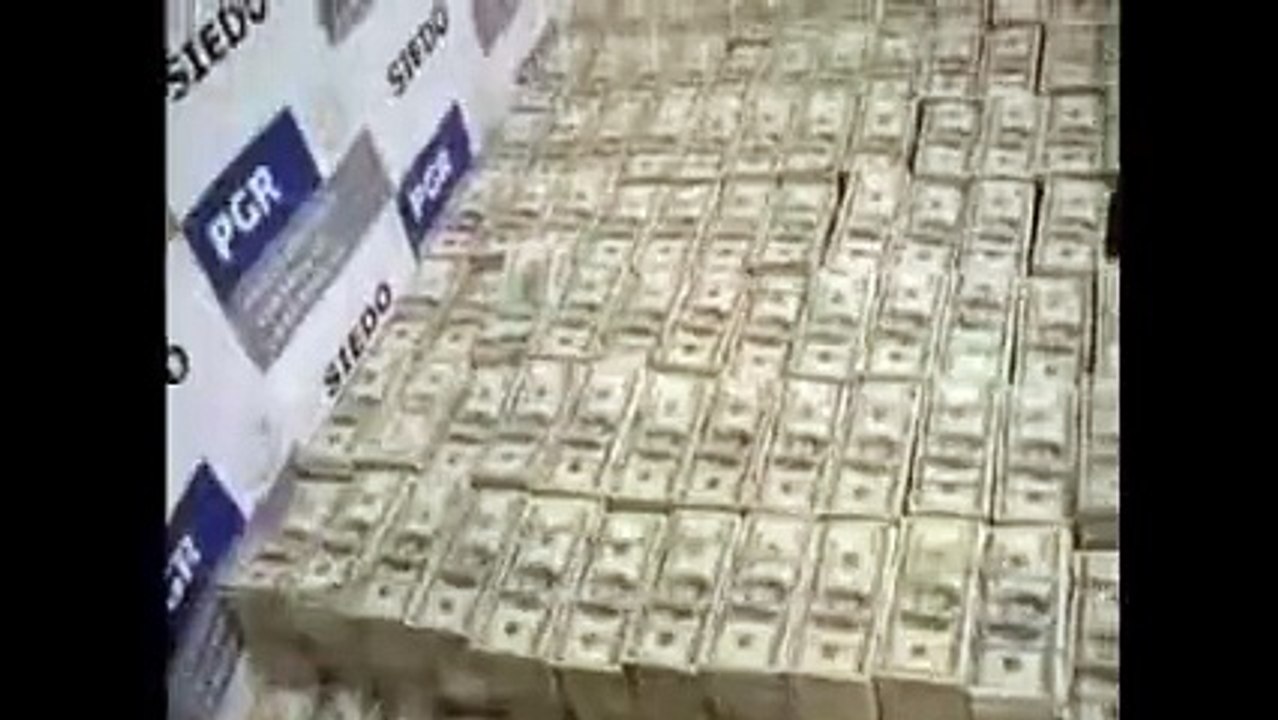 207 Milion Dollars in Bedroom!...