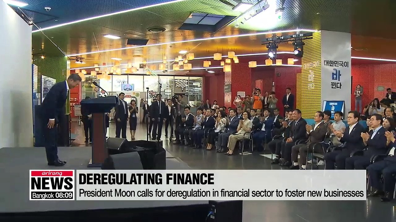 President Moon calls for deregulation in financial sector to foster new businesses